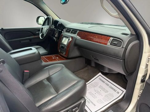 Used 2012 Chevrolet Avalanche LTZ AWD/4WD image 52