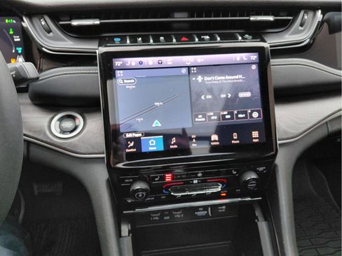 Used 2023 Jeep Grand Cherokee 4WD 4xe image 30