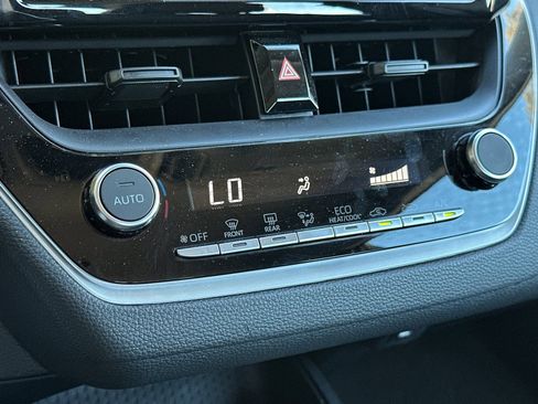 Used 2025 Toyota Corolla LE image 17