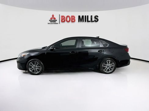 Used 2022 Kia Forte GT-Line w/ GT-Line Technology Package FWD image 4