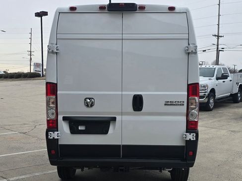 Used 2025 RAM ProMaster 3500 w/ Quick Order Package 22G SLT FWD image 5