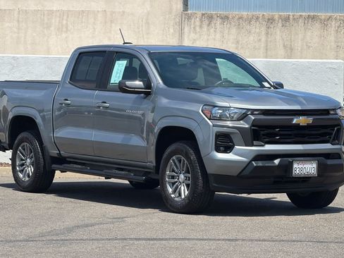 Used 2023 Chevrolet Colorado LT w/ LT Convenience Package RWD image 5