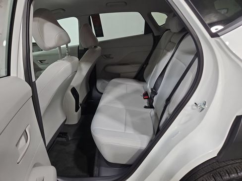 Certified 2025 Hyundai Kona SEL AWD/4WD image 25