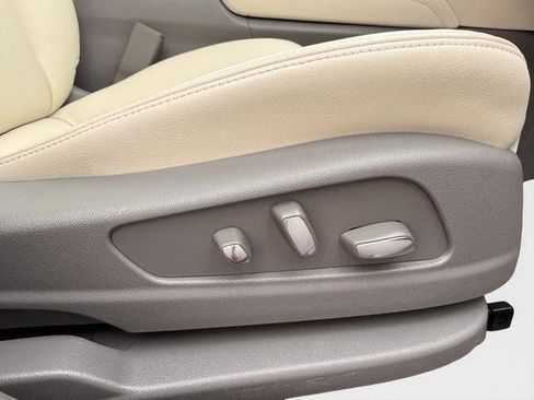 Certified 2025 Cadillac XT6 Premium Luxury image 18