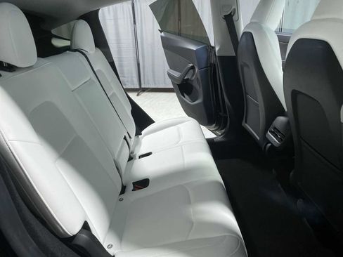 Used 2023 Tesla Model Y Long Range AWD/4WD image 11