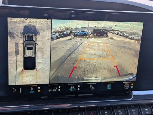 Used 2022 Chevrolet Silverado 1500 ZR2 image 17