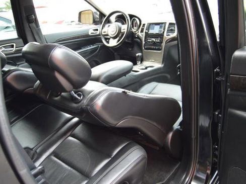 Used 2012 Jeep Grand Cherokee Laredo image 47