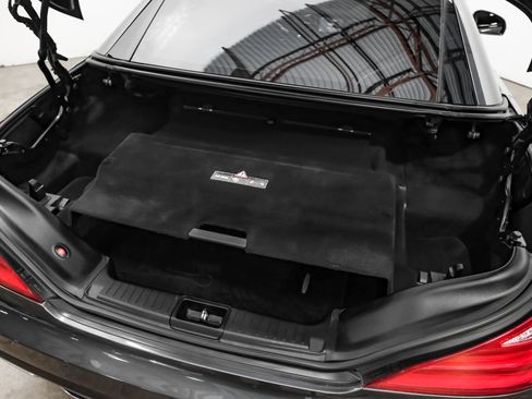 Used 2014 Mercedes-Benz SL 550 image 31