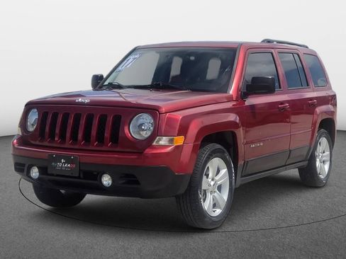 Used 2017 Jeep Patriot Latitude FWD image 2