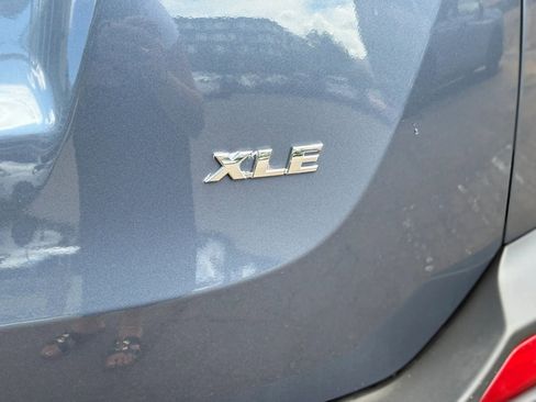 Used 2013 Toyota RAV4 XLE FWD image 23