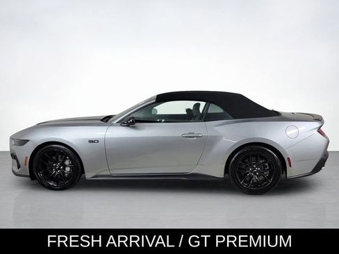 Used 2025 Ford Mustang GT Premium RWD image 6