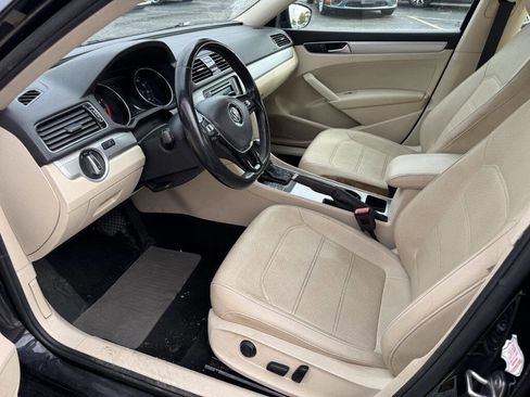 Used 2019 Volkswagen Passat 2.0T Wolfsburg image 11