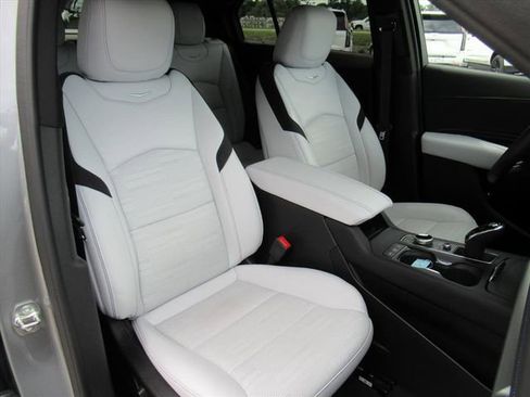 Certified 2025 Cadillac XT4 Sport AWD/4WD image 10