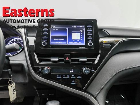 Used 2024 Toyota Camry SE image 21