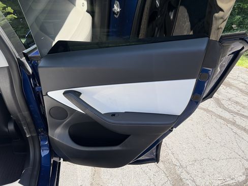 Used 2022 Tesla Model Y Performance AWD/4WD image 4