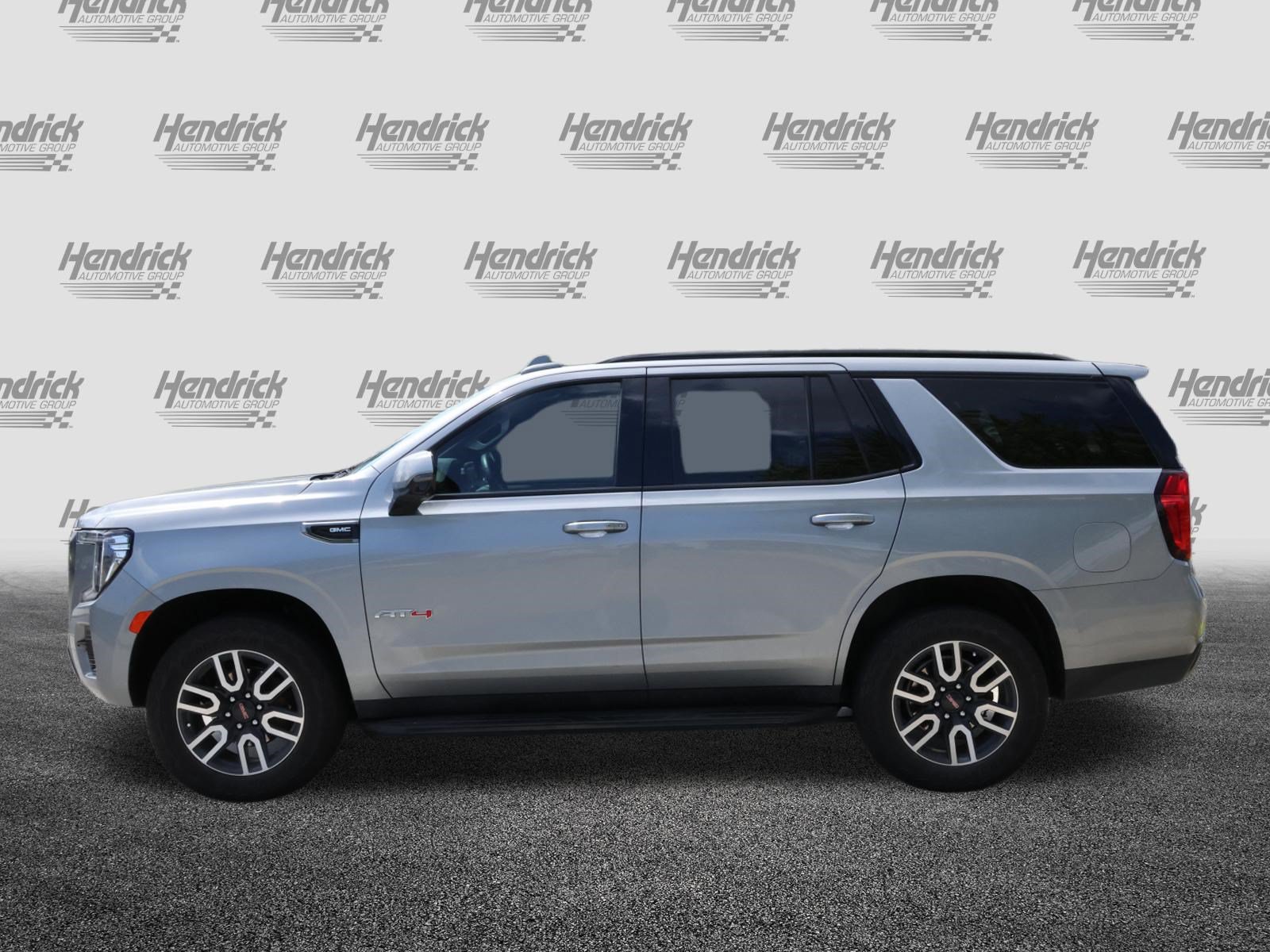 Used 2024 GMC Yukon AT4 w/ Technology Package AWD/4WD image 6