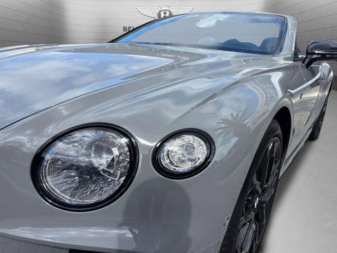 Used 2024 Bentley Continental GT image 32