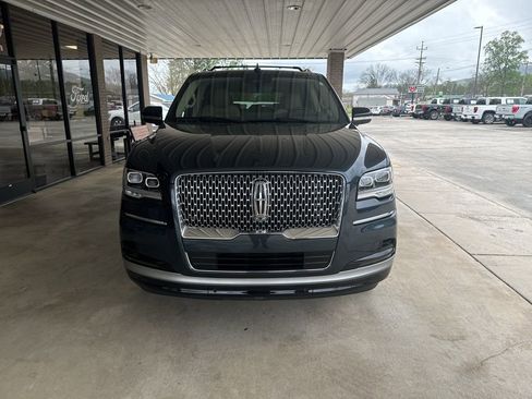 Used 2024 Lincoln Navigator Reserve AWD/4WD image 2