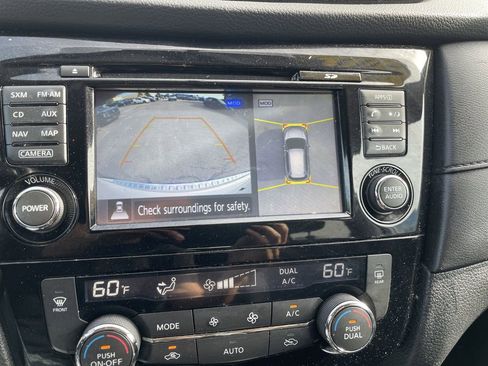 Used 2017 Nissan Rogue SV w/ SV Premium Package AWD/4WD image 20