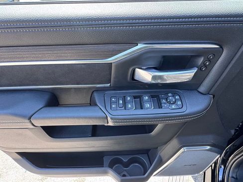 Used 2025 RAM 3500 Limited AWD/4WD image 10
