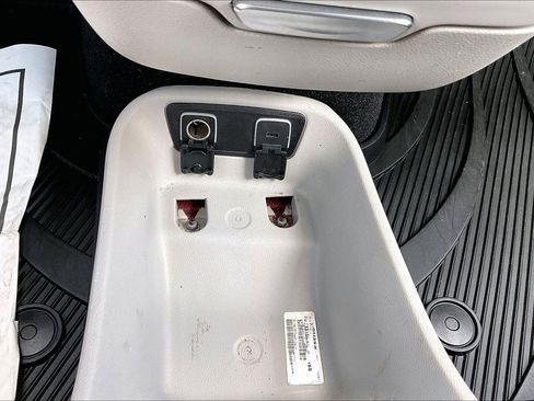 Used 2019 Chrysler Pacifica Touring-L w/ Tire & Wheel Group FWD image 29