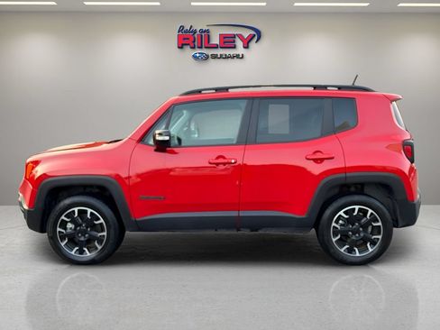 Used 2023 Jeep Renegade Latitude AWD/4WD image 2