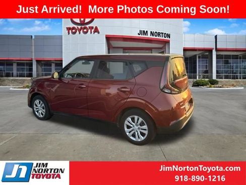 Used 2023 Kia Soul LX FWD image 4