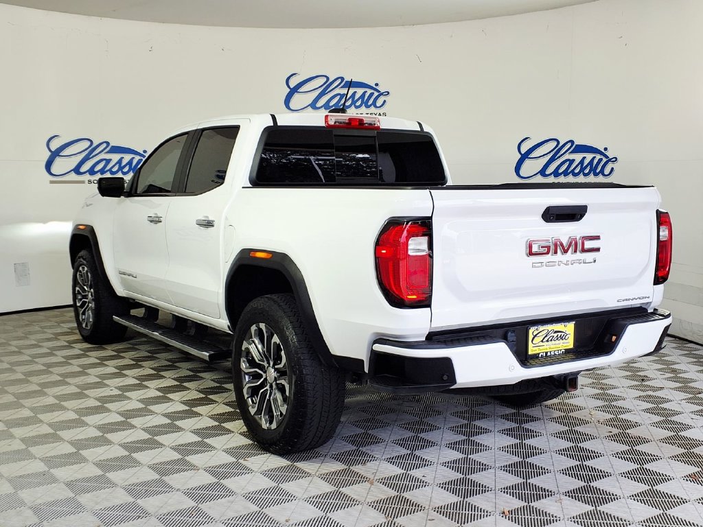 Used 2024 GMC Canyon Denali AWD/4WD image 2