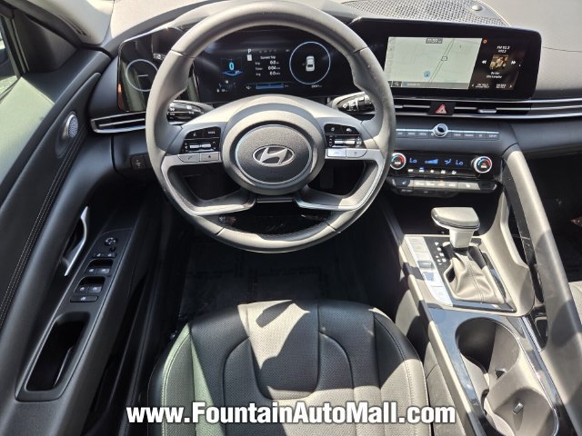 Used 2025 Hyundai Elantra Limited FWD image 12