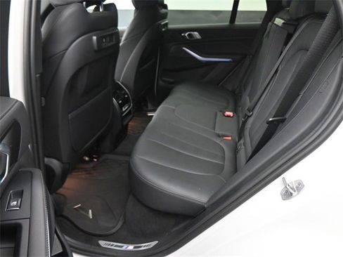 Used 2022 BMW X5 xDrive40i w/ M Sport Package image 16