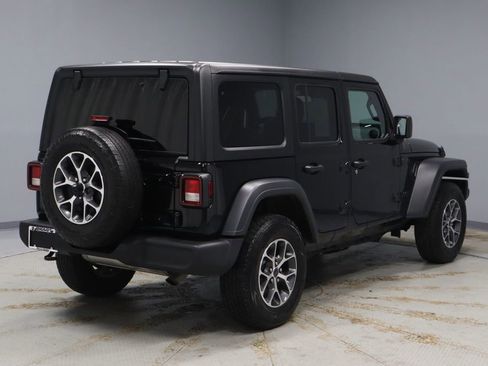 Used 2024 Jeep Wrangler Sport S image 11
