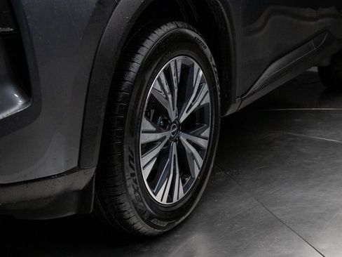 Used 2023 Nissan Rogue SV image 7