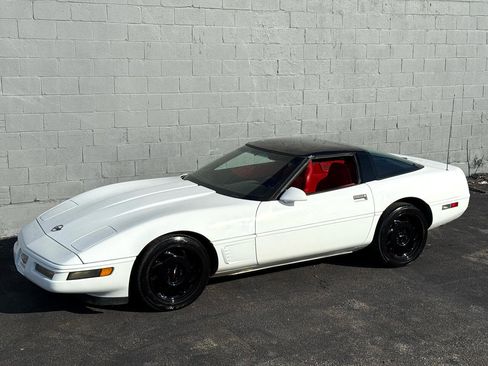 Used 1996 Chevrolet Corvette Coupe image 35