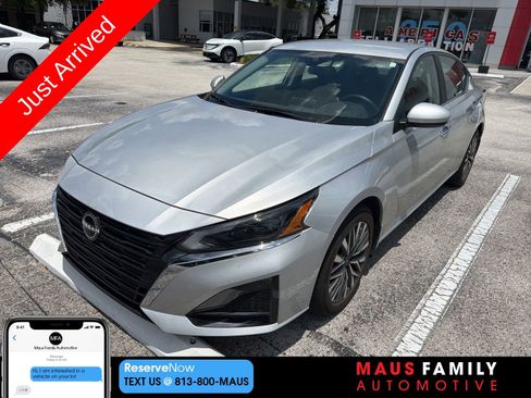 Certified 2023 Nissan Altima 2.5 SV FWD image 1