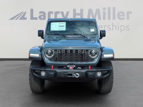 New 2025 Jeep Wrangler Unlimited Rubicon w/ Safety Group image 8