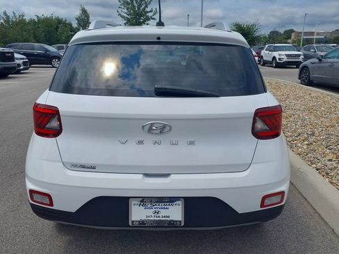 Certified 2025 Hyundai Venue SEL FWD image 6