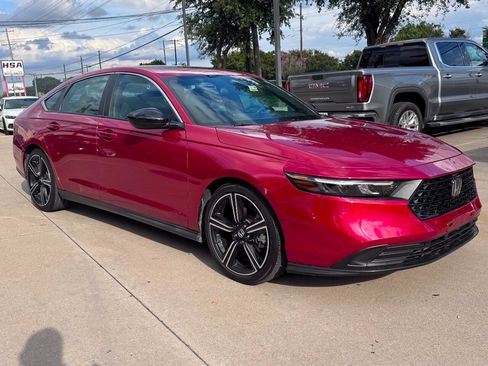 Used 2023 Honda Accord Sport image 3