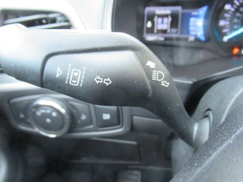 Used 2022 Ford Edge SE image 25