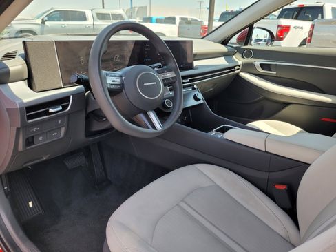 Used 2025 Hyundai Sonata SEL FWD image 10