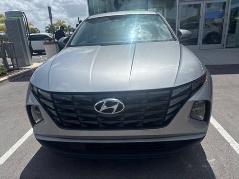 Used 2024 Hyundai Tucson SE FWD image 2