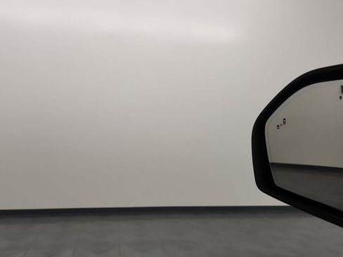 Used 2023 Ford Explorer Platinum w/ Premium Technology Package image 25