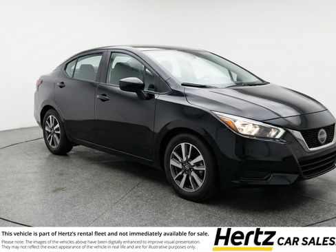 Used 2025 Nissan Versa SV image 1