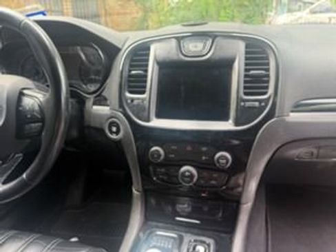Used 2019 Chrysler 300 S RWD image 2