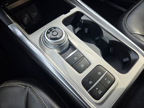 Used 2024 Ford Explorer XLT w/ Equipment Group 202A image 29