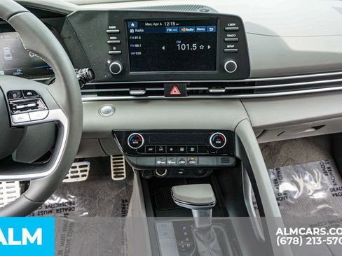 Used 2025 Hyundai Elantra Sport image 38