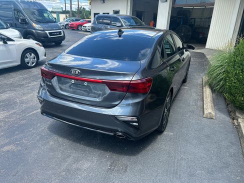 Used 2019 Kia Forte LXS FWD image 5