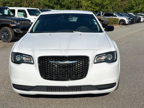 Used 2018 Chrysler 300 Touring w/ Sport Appearance Package RWD image 3