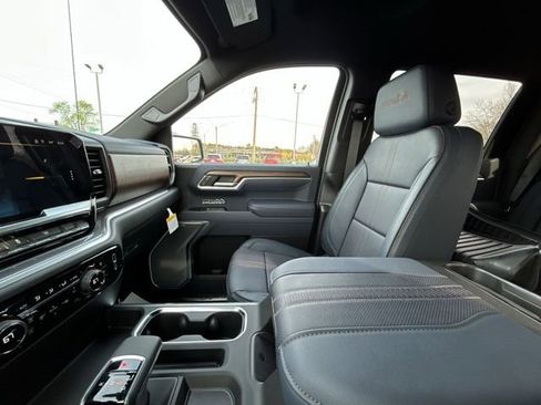 New 2026 Chevrolet Silverado 1500 High Country w/ Technology Package AWD/4WD image 45