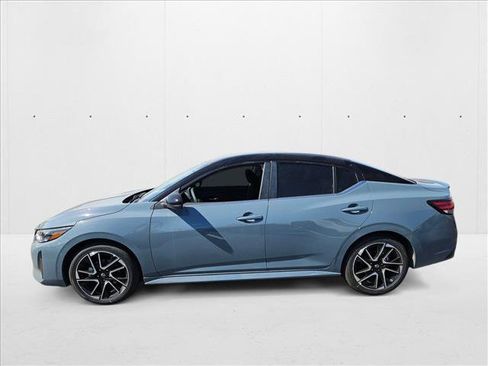 New 2025 Nissan Sentra SR image 5