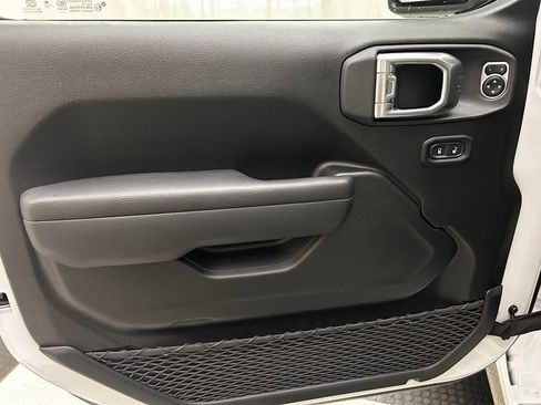New 2026 Jeep Gladiator Sport AWD/4WD image 10